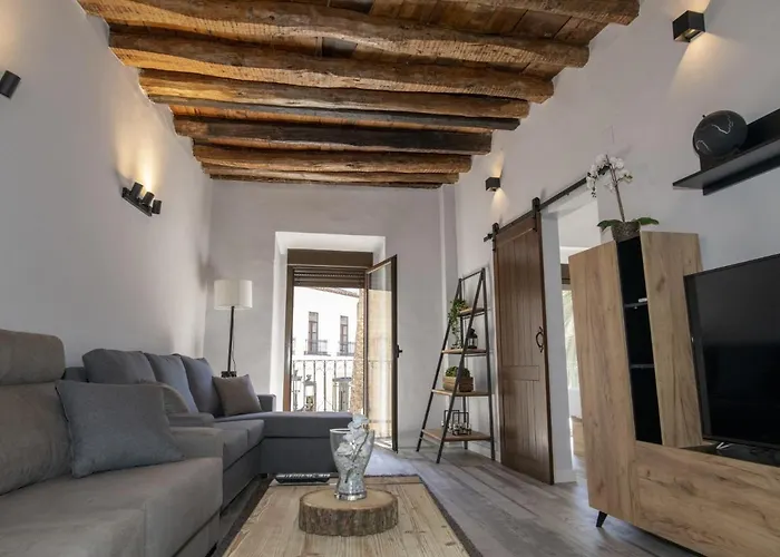 Elegante Apartamento Para 5 En El Centro De Caceres Con Wifi